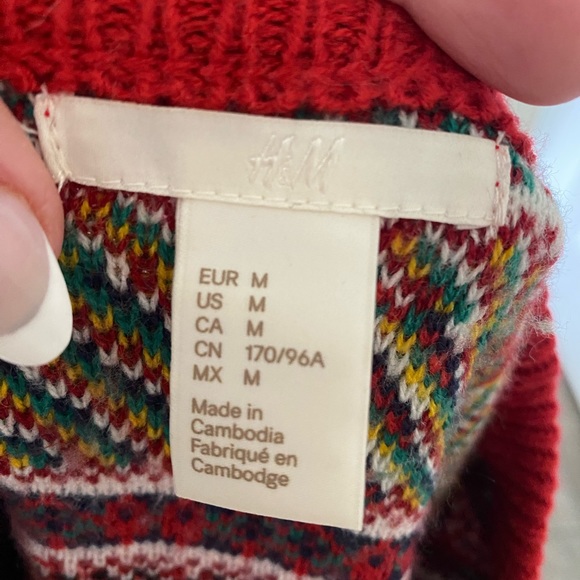 H&M Happy Holidays Christmas Sweater Size Medium - Picture 2 of 3